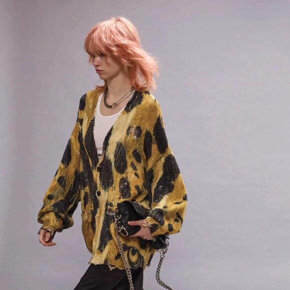 R13 Oversized Sweater Cardigan In Leopard - Picture 4 of 12